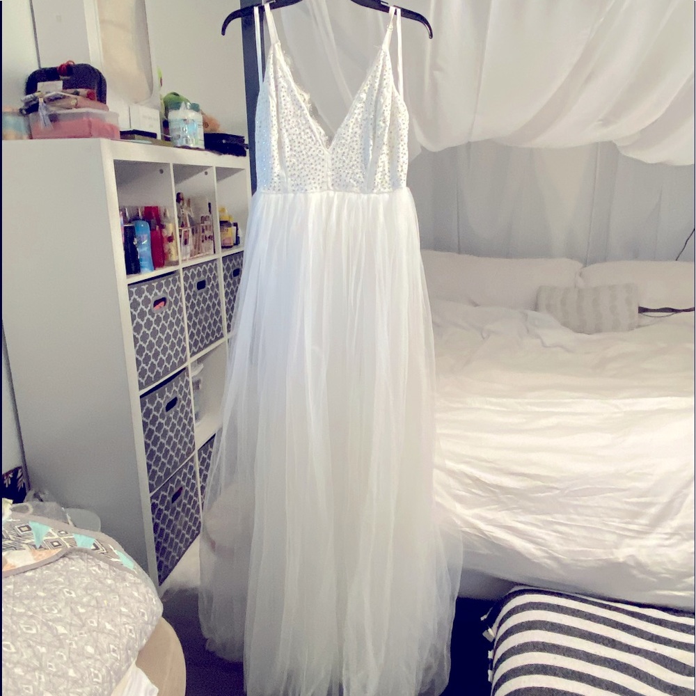 Windsor Wedding Dress- Medium